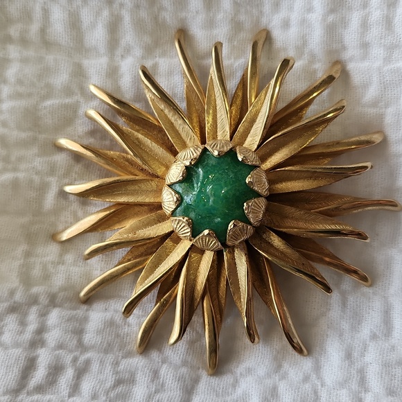 Vintage Brooche woth Green stone - Picture 2 of 3